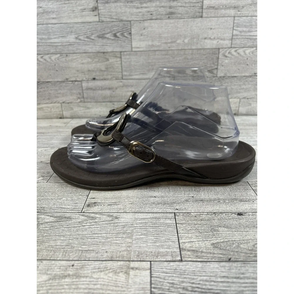 Orthaheel Vionic‎ Women's Yolanda Thong Sandals Size 8 Brown Medallion Buckle_5